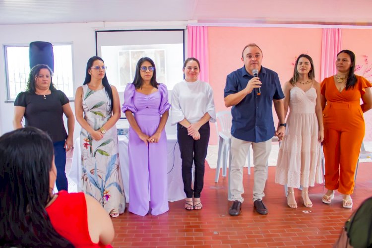 A Prefeitura Municipal de Capistrano atraves do seu Prefeito Junior Saraiva, presta reconhecimento e homenagem às mulheres.